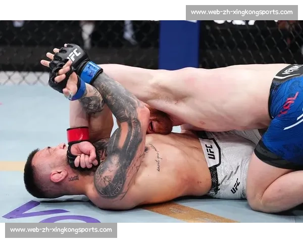 第三回合飞膝绝杀!马利克技术判定终结布伦戴奇 第三回合飞膝绝杀!马利克技术判定终结布伦戴奇